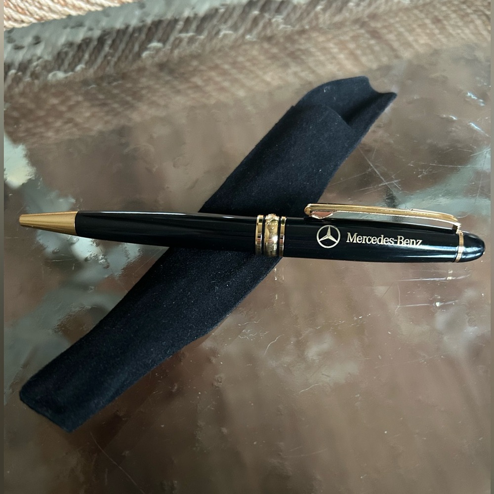 New Mercedes Benz pen w/ carrying case